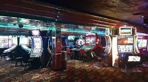 ygn356 ဂိမ်းလော်ဘီ Baccarat နှင့် Table Games ကစားနေသည့် မြင်ကွင်း